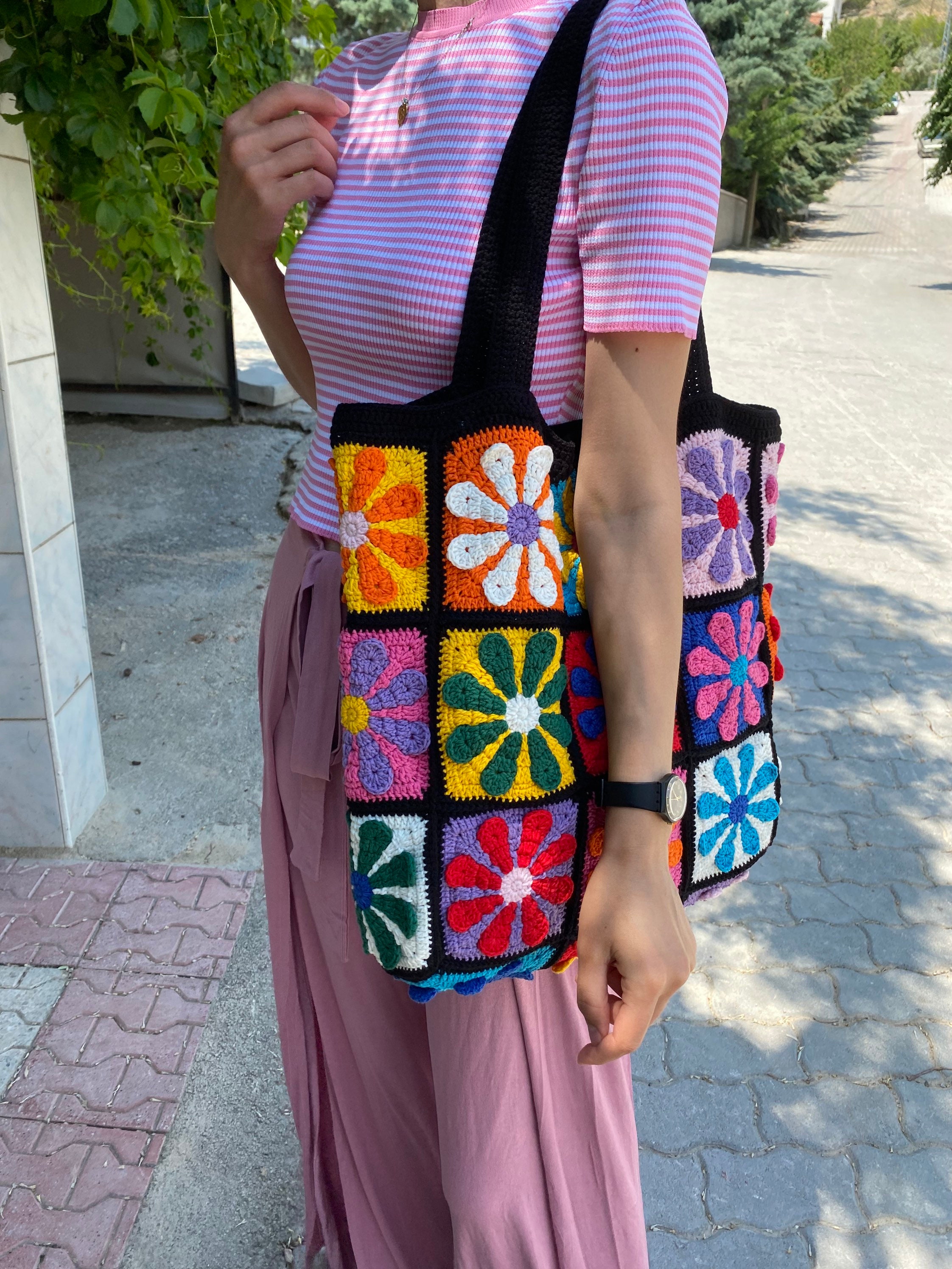 Afghan Crochet Bag, Stylish Granny Square Tote, Vintage Boho Shoulder Bag, Stylish Summer Bag, Fl... — photo 2 of 10