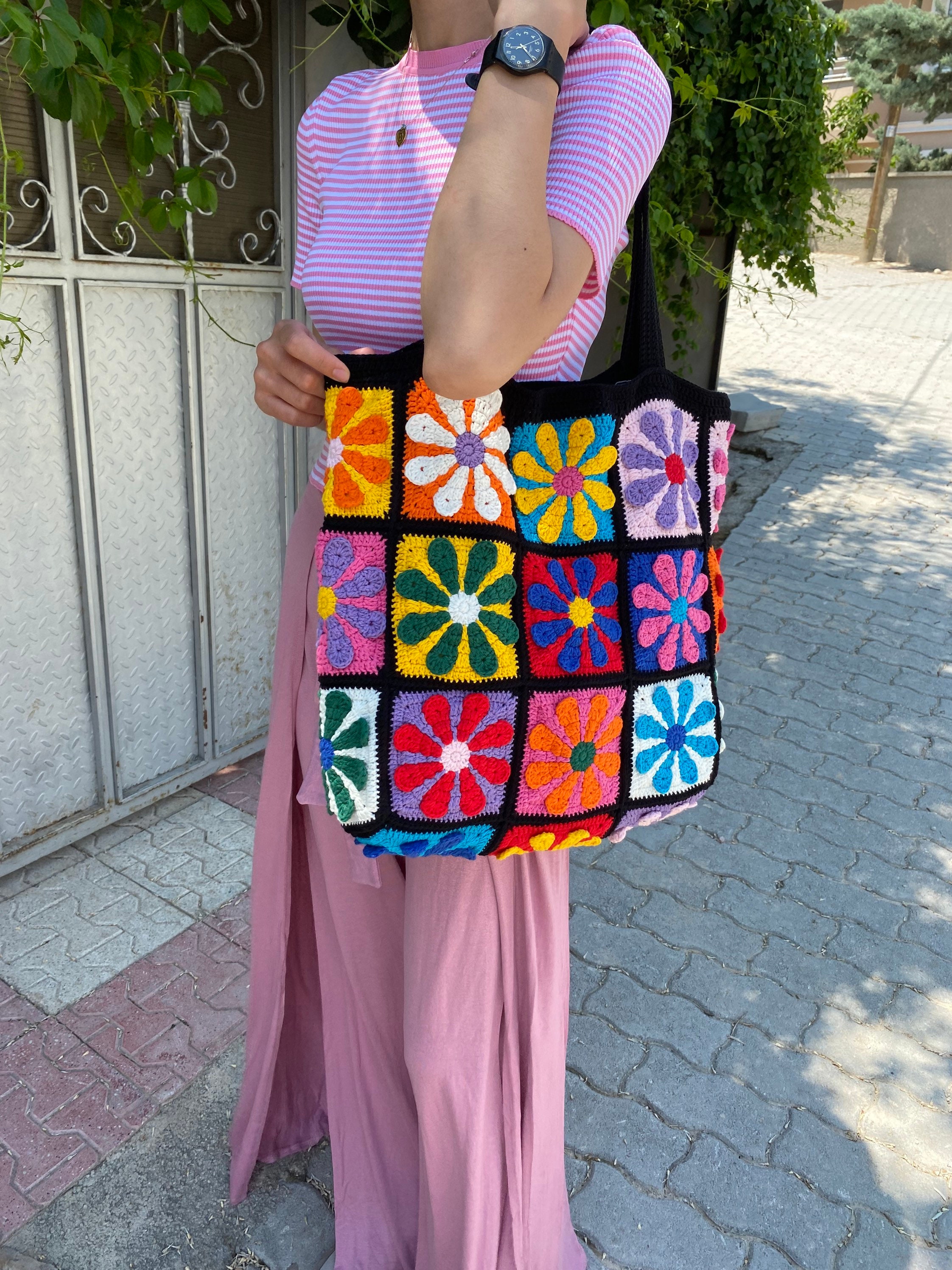 Afghan Crochet Bag, Stylish Granny Square Tote, Vintage Boho Shoulder Bag, Stylish Summer Bag, Fl... — photo 4 of 10