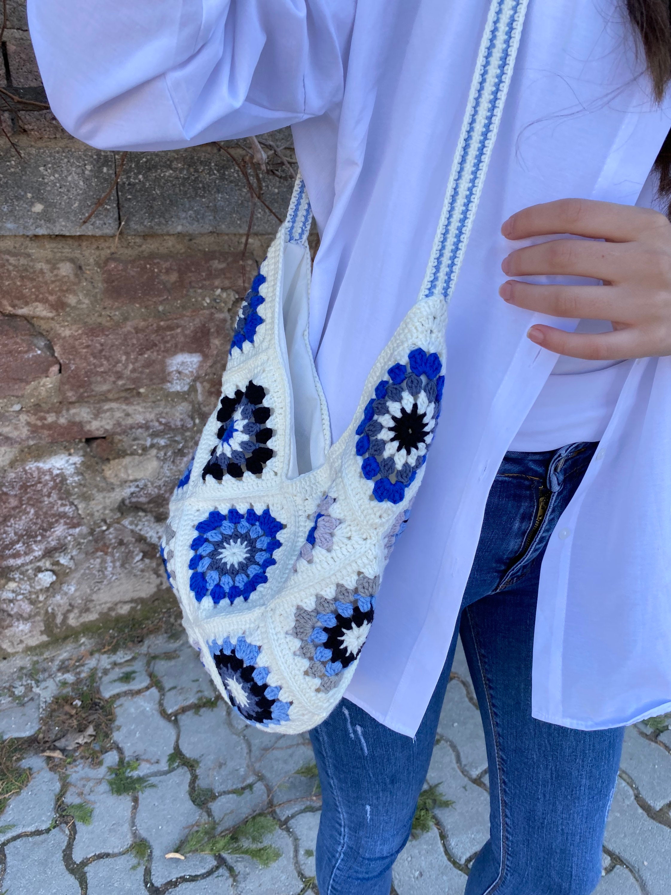 Granny Square White Blue Bag, Crochet Purse, Afgan Crochet Bag, Beach Bag, Summer Bag, Boho Bag, Vintage Style Purse, Hippie Bag, Retro Bag