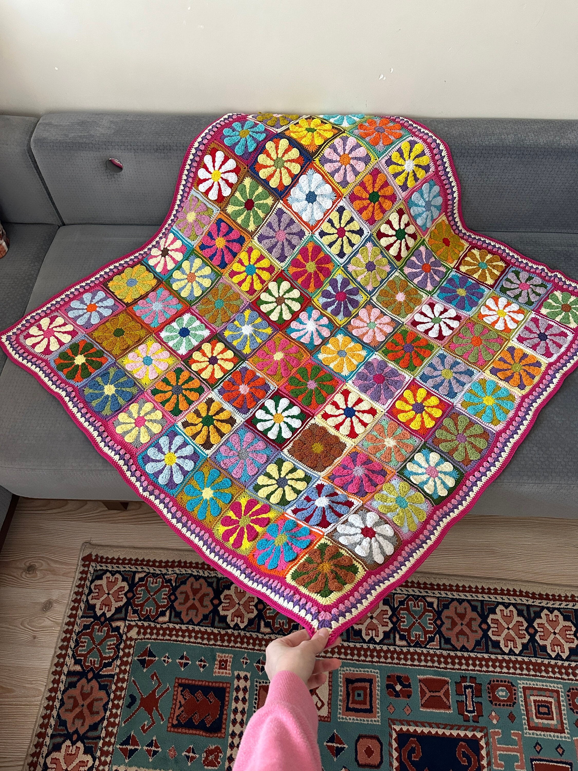 Handmade Crochet Daisy Bedspread: Vintage Floral Granny Squares Blanket for a Cozy and Elegant Ho... — photo 7 of 10