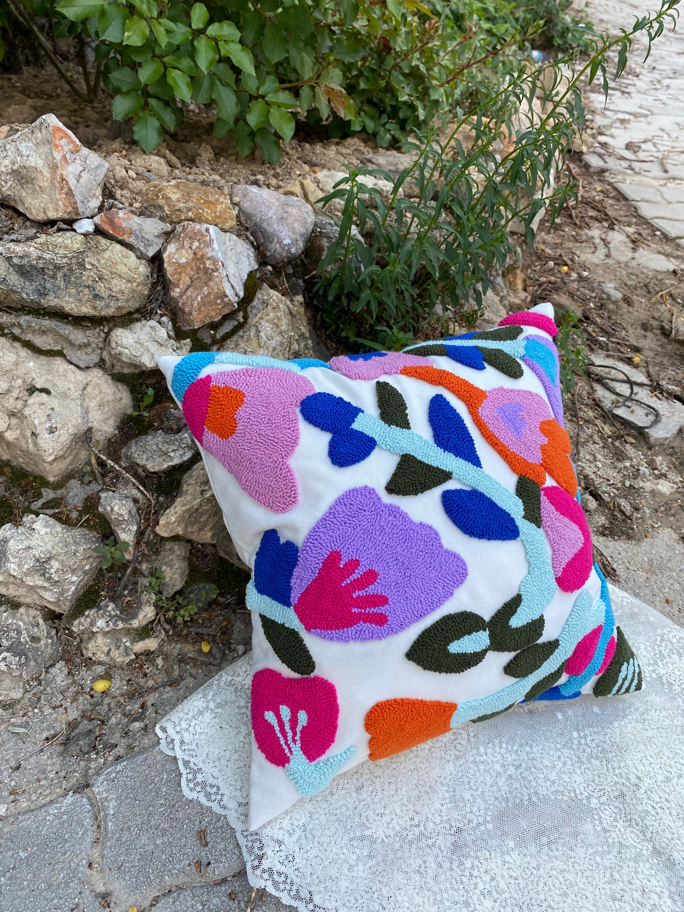 Punch Needle Pillow, Flower Pillow Cover, Pillow Case, Luxury Home Decor, Decorative Pillows, Han... — photo 6 of 10